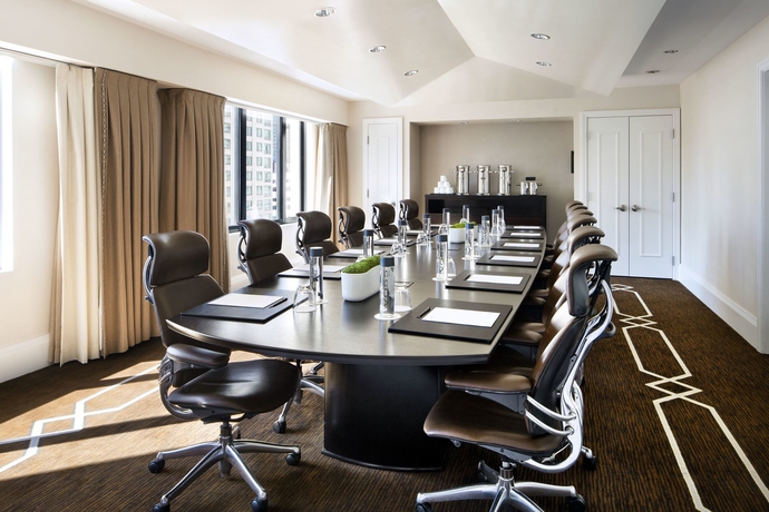 Hotel Conrad Chicago