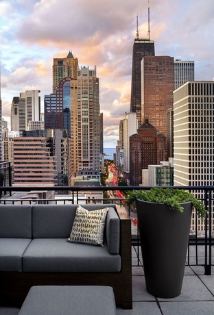 Hotel Conrad Chicago