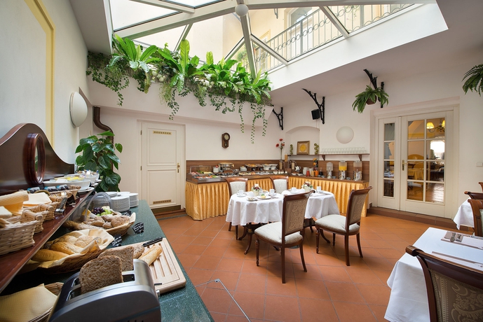 Hotel Constans