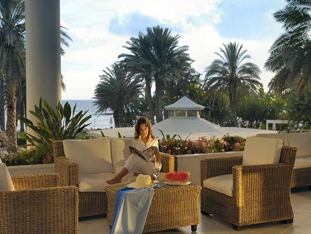 Hotel Constantinou Bros Pioneer Beach