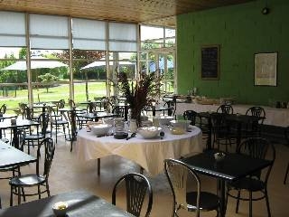 Hotel Corrib Village
