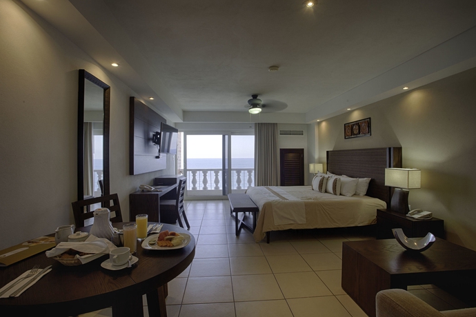 Hotel Costa Sur Resort & Spa