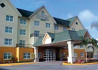 Hotel Country Inn & Suites