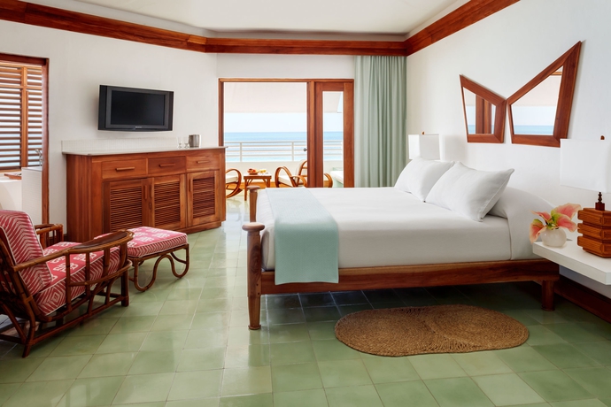 Hotel Couples Swept Away