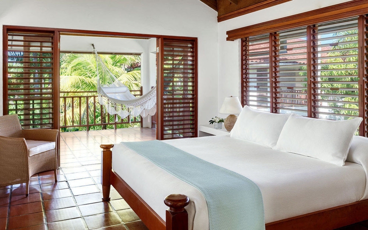 Hotel Couples Swept Away