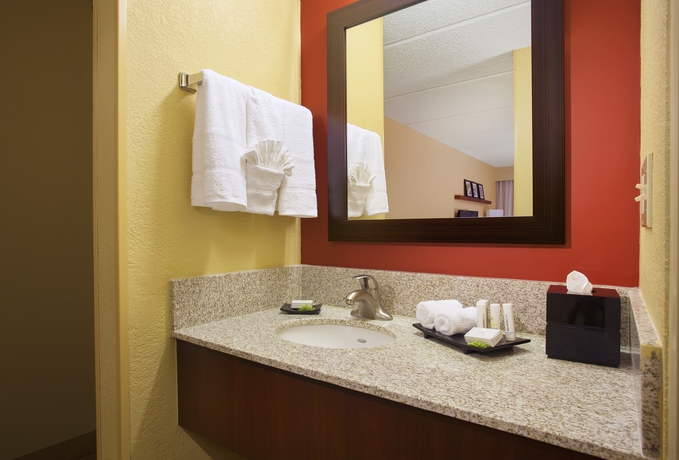 Hotel Courtyard By Marriott At Aventura Mall
