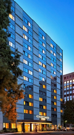 Hotel Courtyard By Marriott Duesseldorf