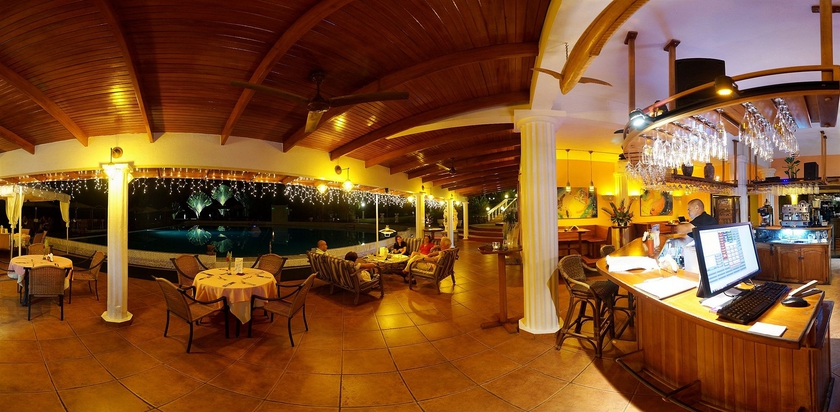 Hotel Cristal Ballena
