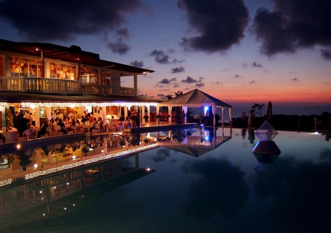 Hotel Cristal Ballena