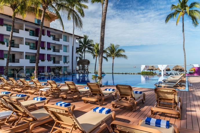 Hotel Crown Paradise Club