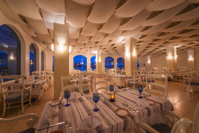 Hotel Crown Paradise Club