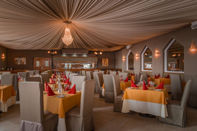 Hotel Crown Paradise Club