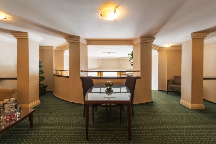 Hotel Crowne Plaza John Lennon Airpt (ex Marriott Liverp