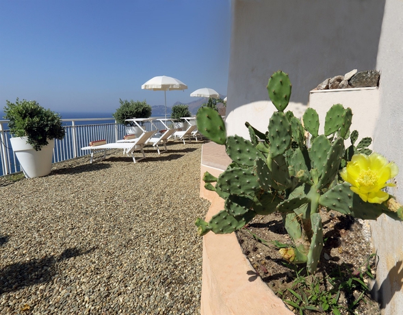Hotel Crystal Sea