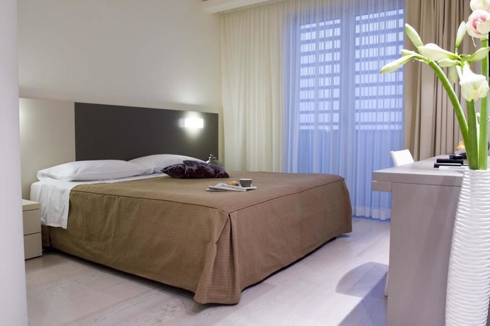 Hotel Cube