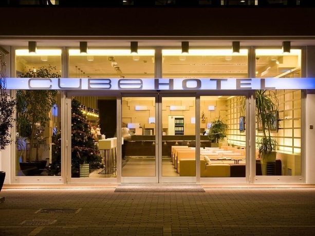 Hotel Cube