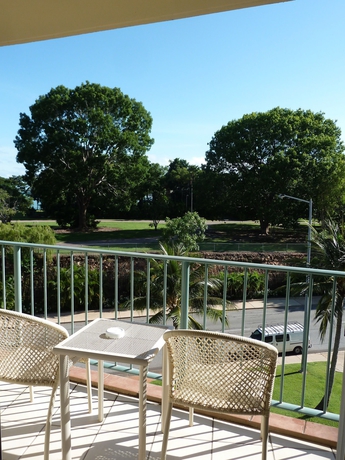 Hotel Cullen Bay Resort
