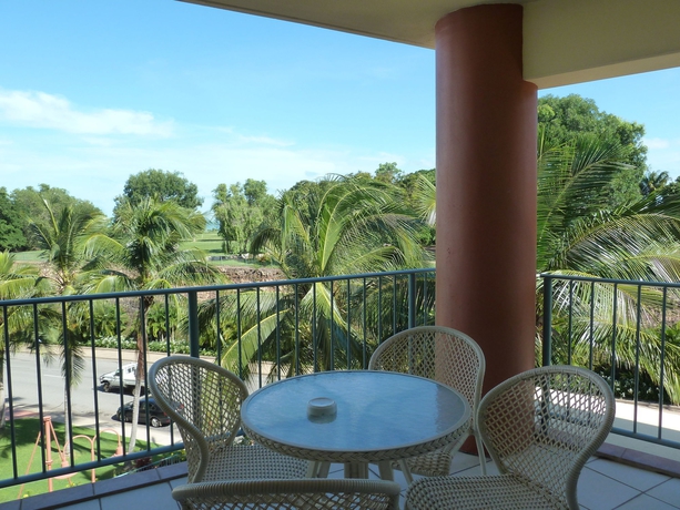 Hotel Cullen Bay Resort