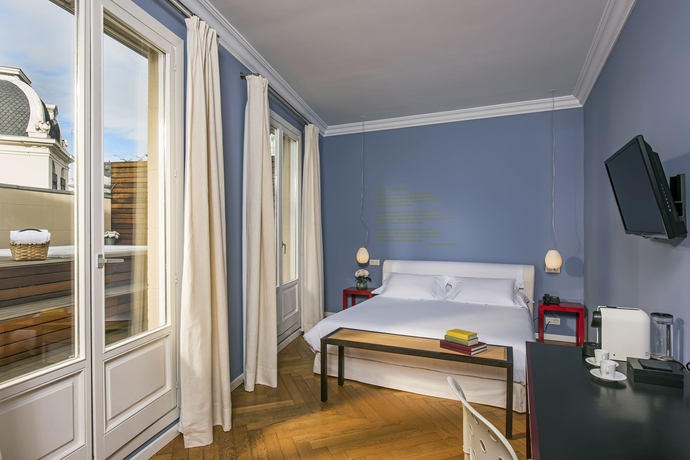 Hotel DE LAS LETRAS H and R