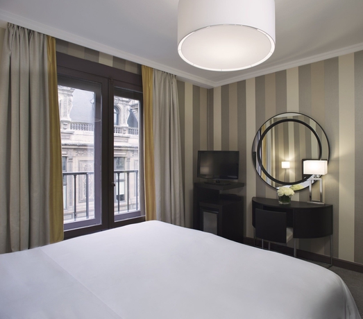 Hotel DU LOUVRE