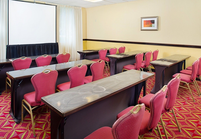 Hotel Dallas Marriott Suites Market