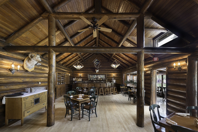 Hotel Deer Lodge