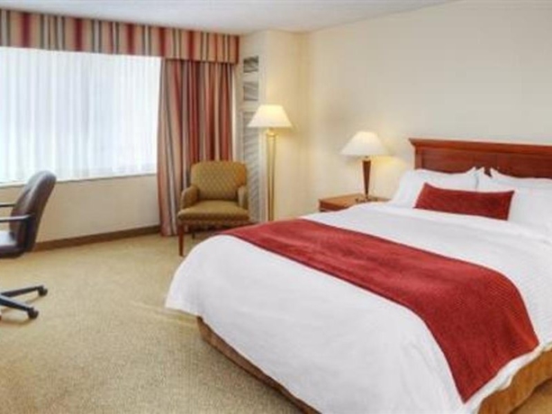 Hotel Delta Ottawa & Suites