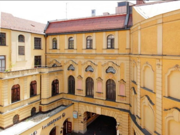 Hotel Deutsches Theater Downtown