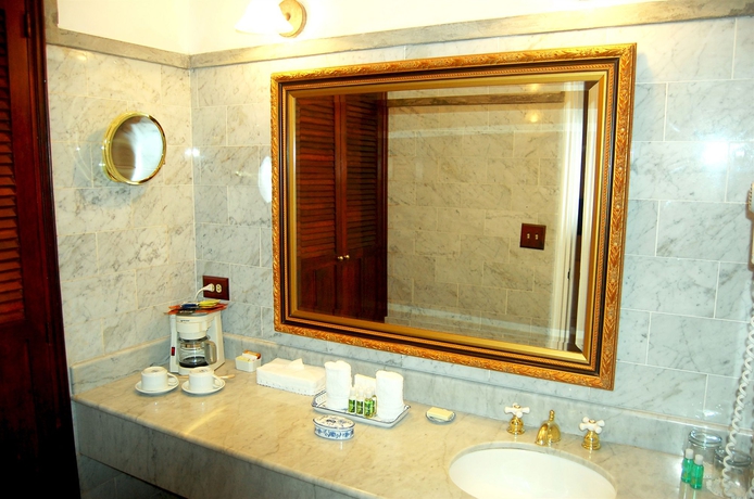 Hotel Deville