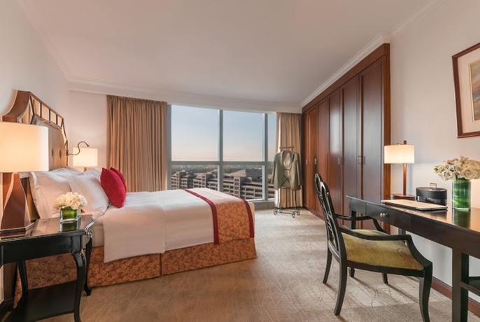 Hotel Discovery Suites