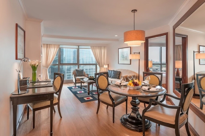 Hotel Discovery Suites