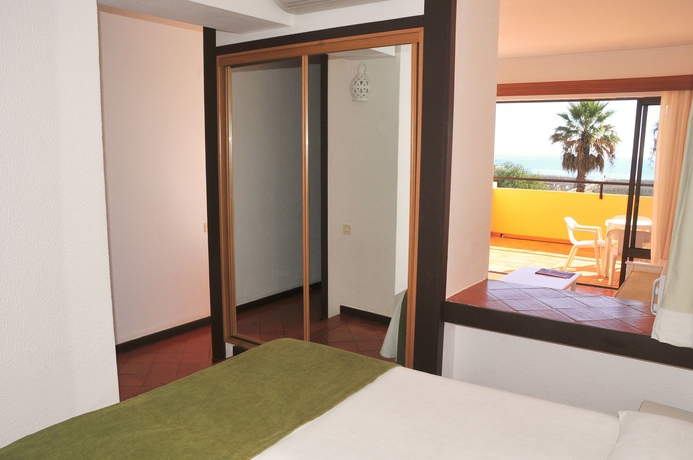 Hotel Dom Pedro Meia Praia