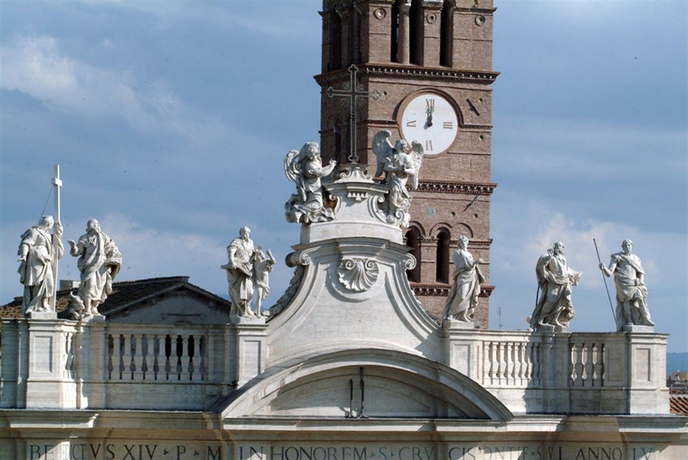 Hotel Domus Sessoriana