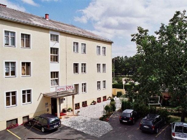 Hotel Dora