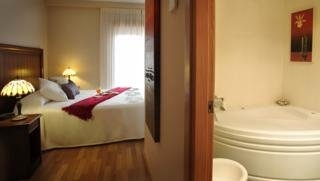 Hotel Dos Hermanas