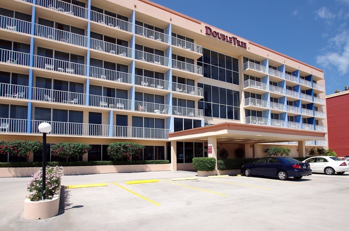 Hotel Doubletree Beach Resort Tampa Bay -North Red Beach
