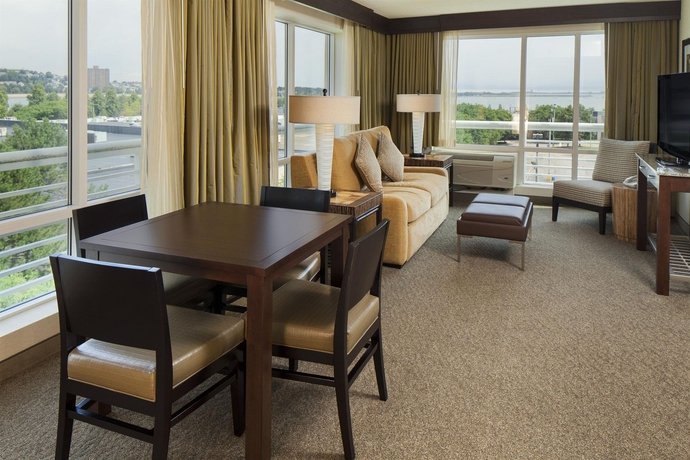 Hotel Doubletree Club Bayside