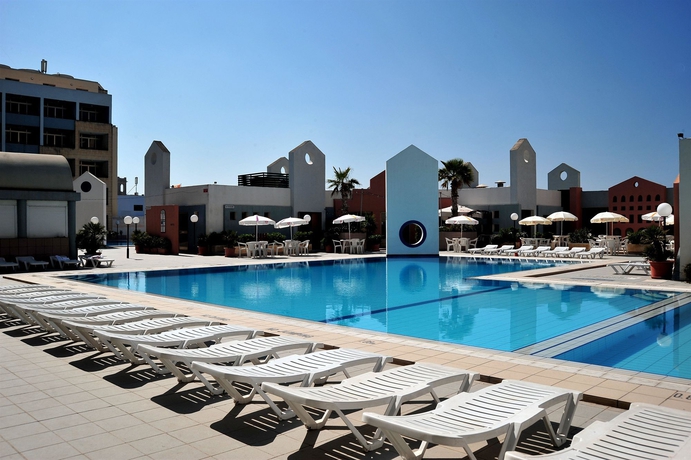Hotel Dragonara Court