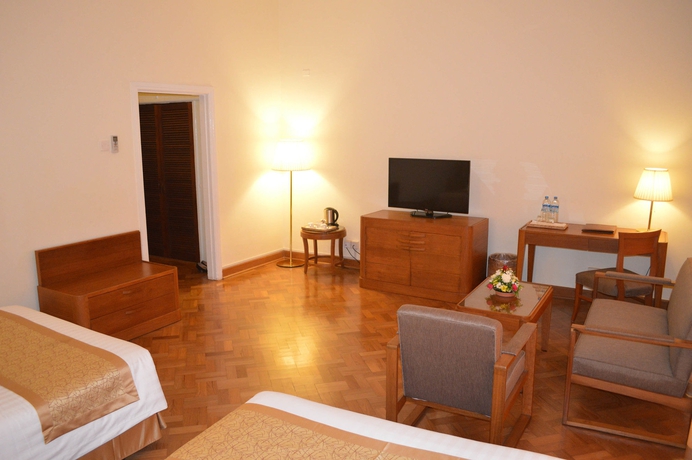 Hotel Dusit Inya Lake