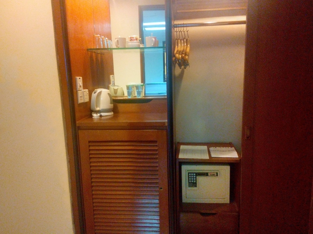 Hotel Dynasty
