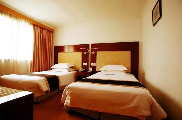 Hotel Embassy Suite