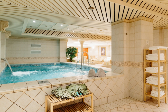 Hotel Emerald