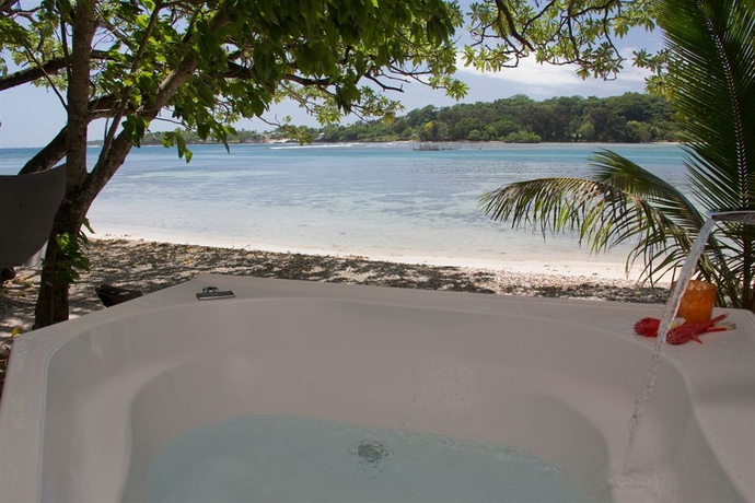 Hotel Erakor Island Resort & Spa