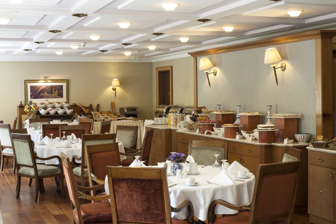 Hotel Eresin Crowne