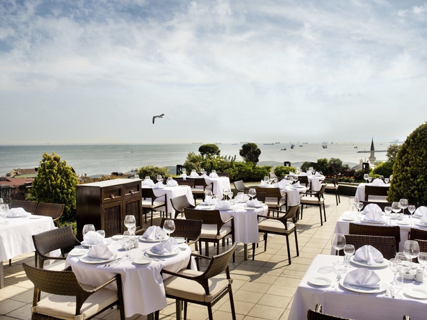 Hotel Eresin Crowne