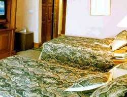 Hotel Esteglal East Wing