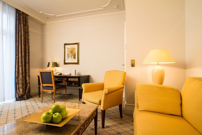 Hotel Excelsior Ernst