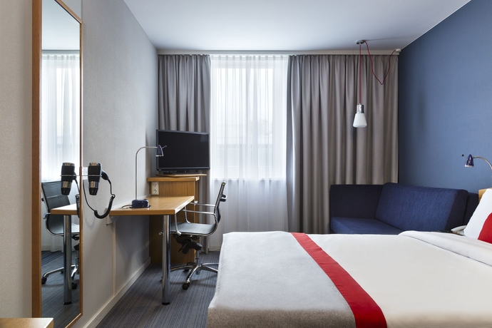 Hotel Express By Holiday Inn Cologne Troisdorf