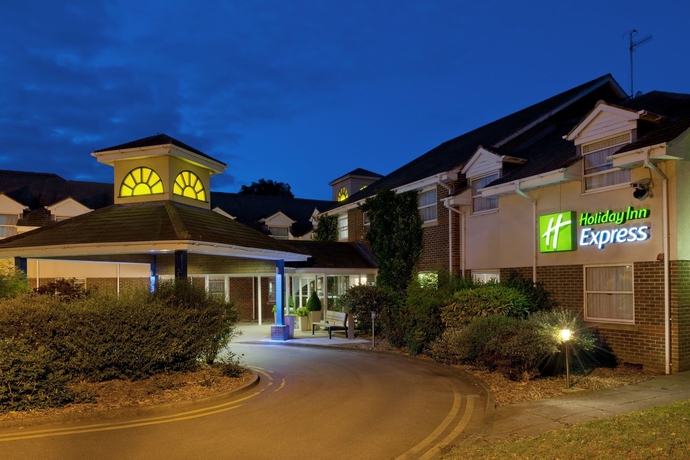 Hotel Express By Holiday Inn