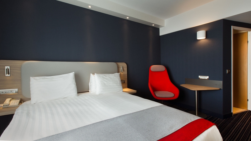 Hotel Express By Holiday Inn Geneva Airport